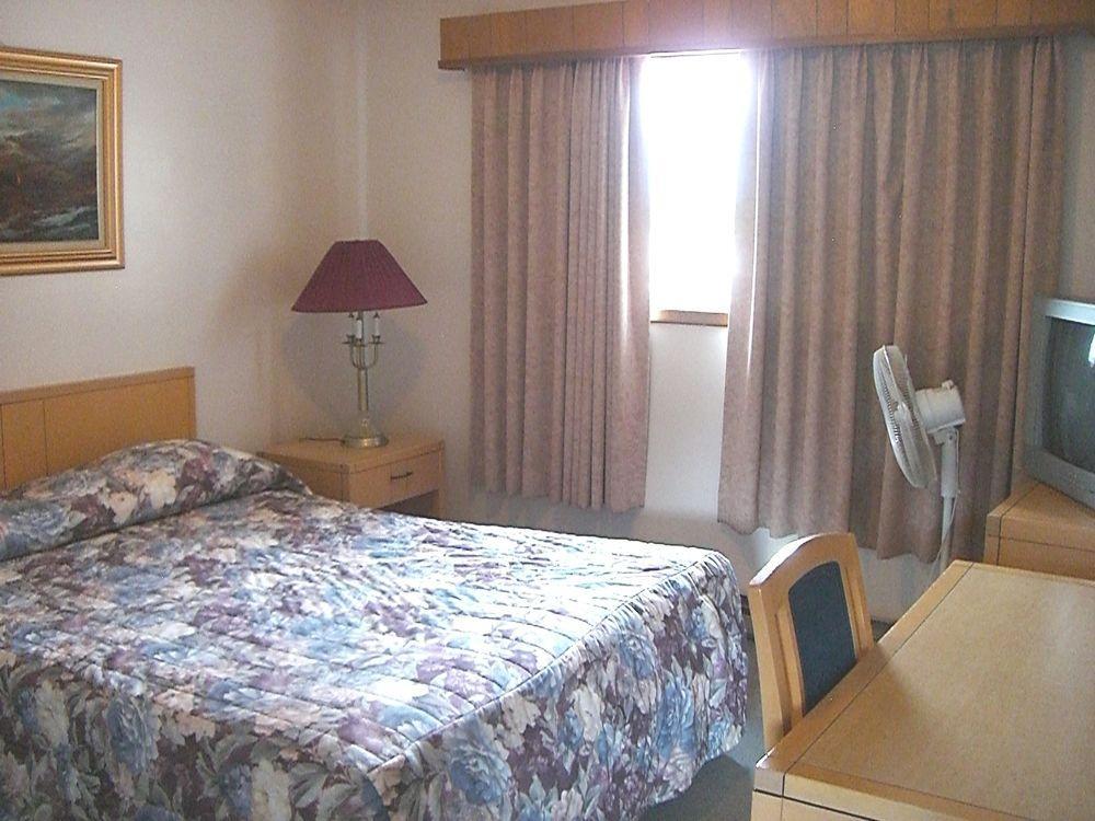 A-1 Alberni Inn Port Alberni Esterno foto