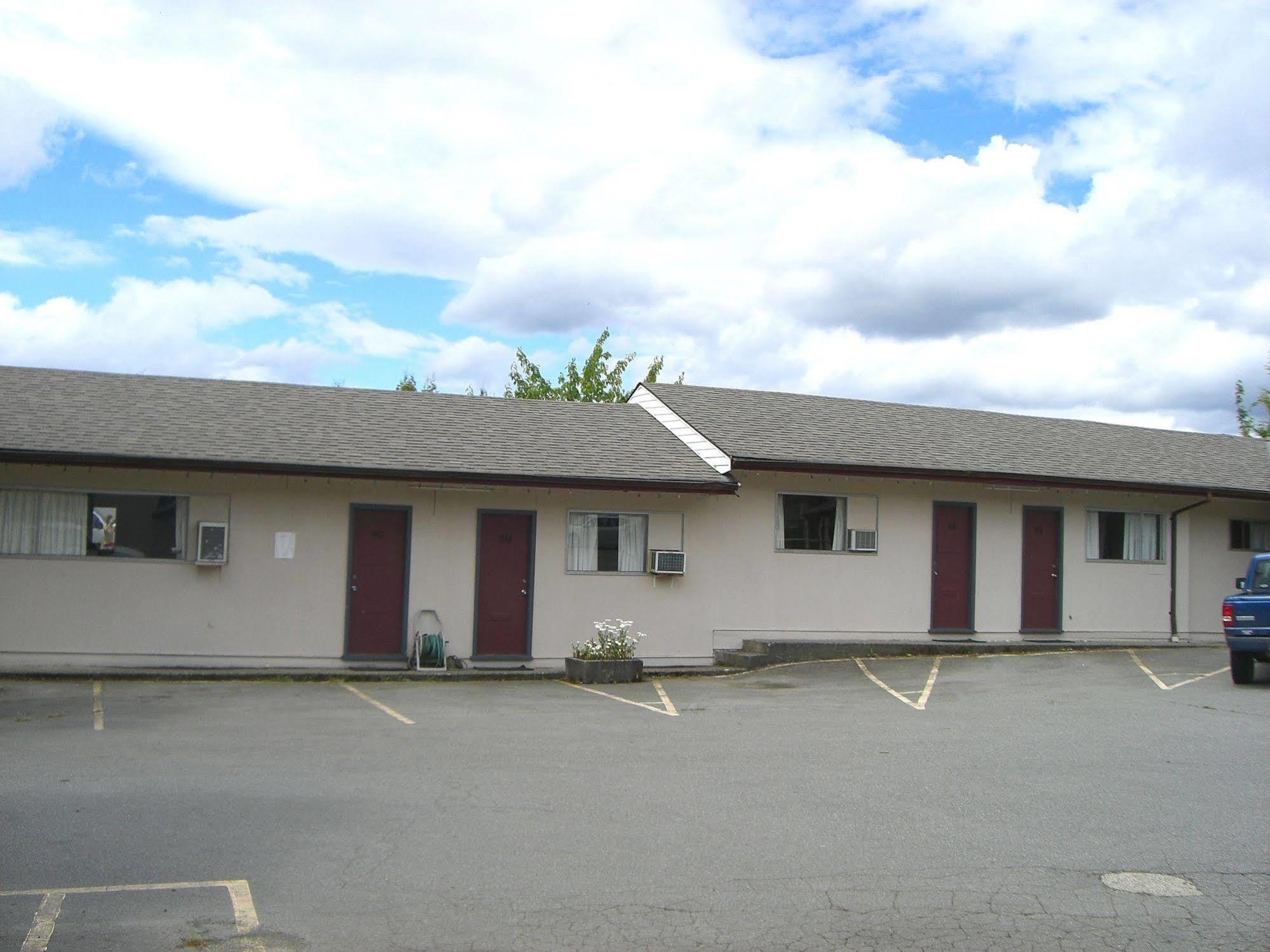 A-1 Alberni Inn Port Alberni Esterno foto