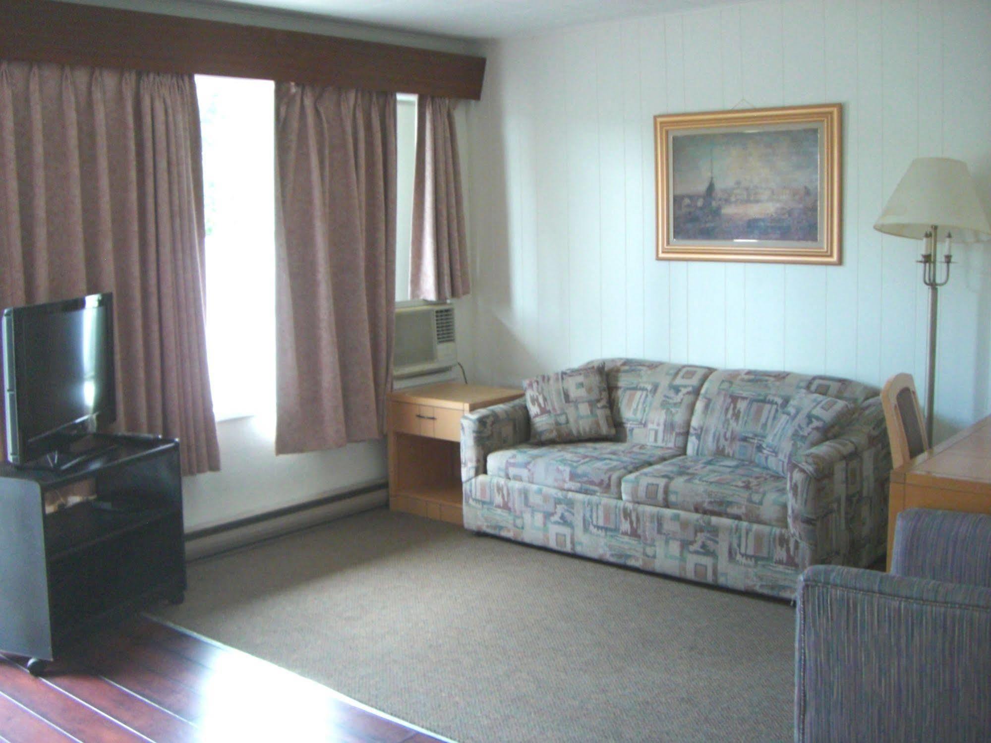 A-1 Alberni Inn Port Alberni Esterno foto
