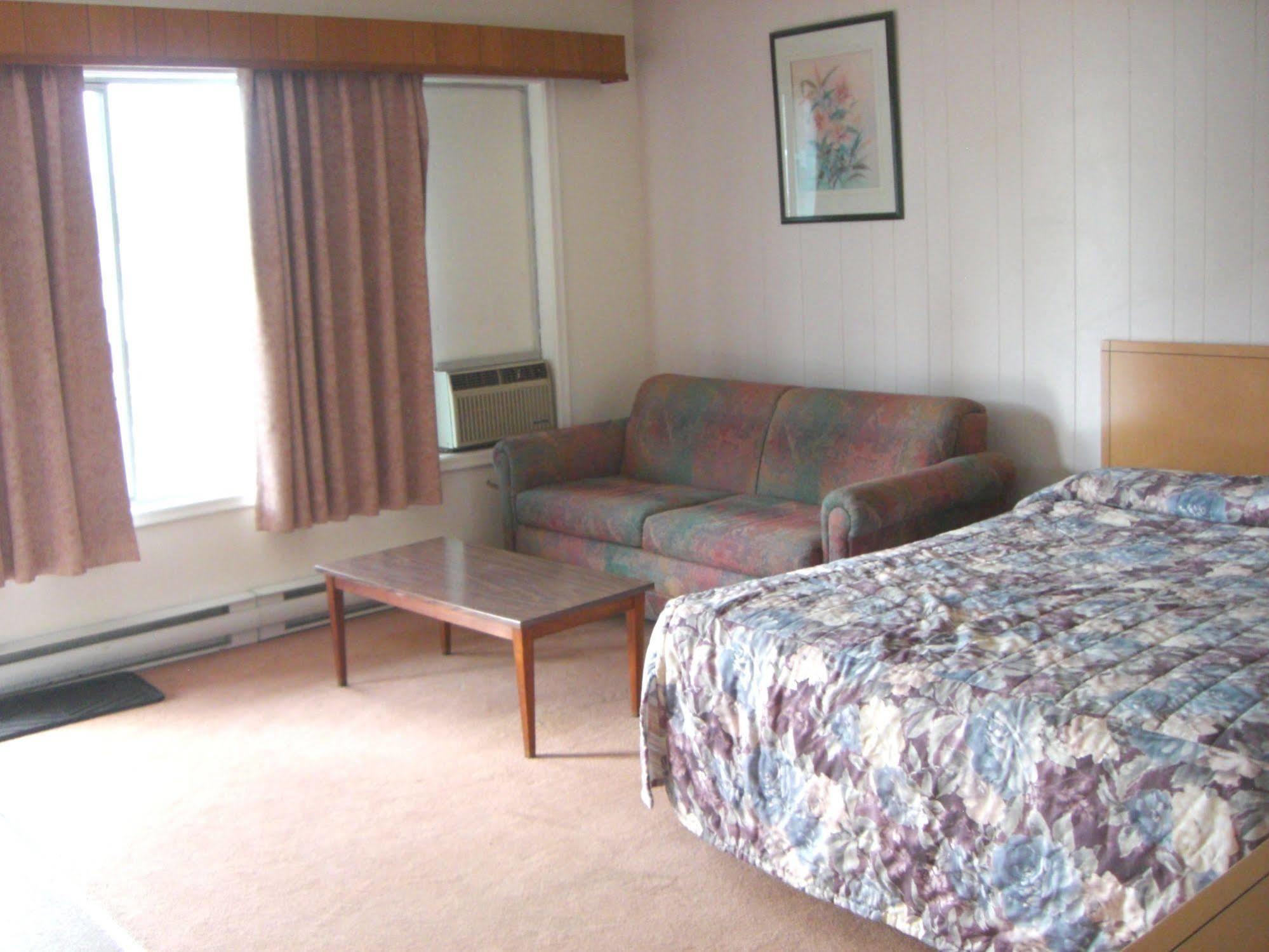 A-1 Alberni Inn Port Alberni Esterno foto