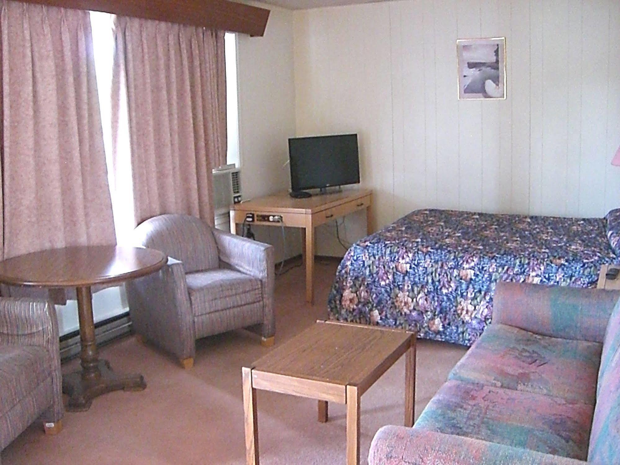 A-1 Alberni Inn Port Alberni Esterno foto