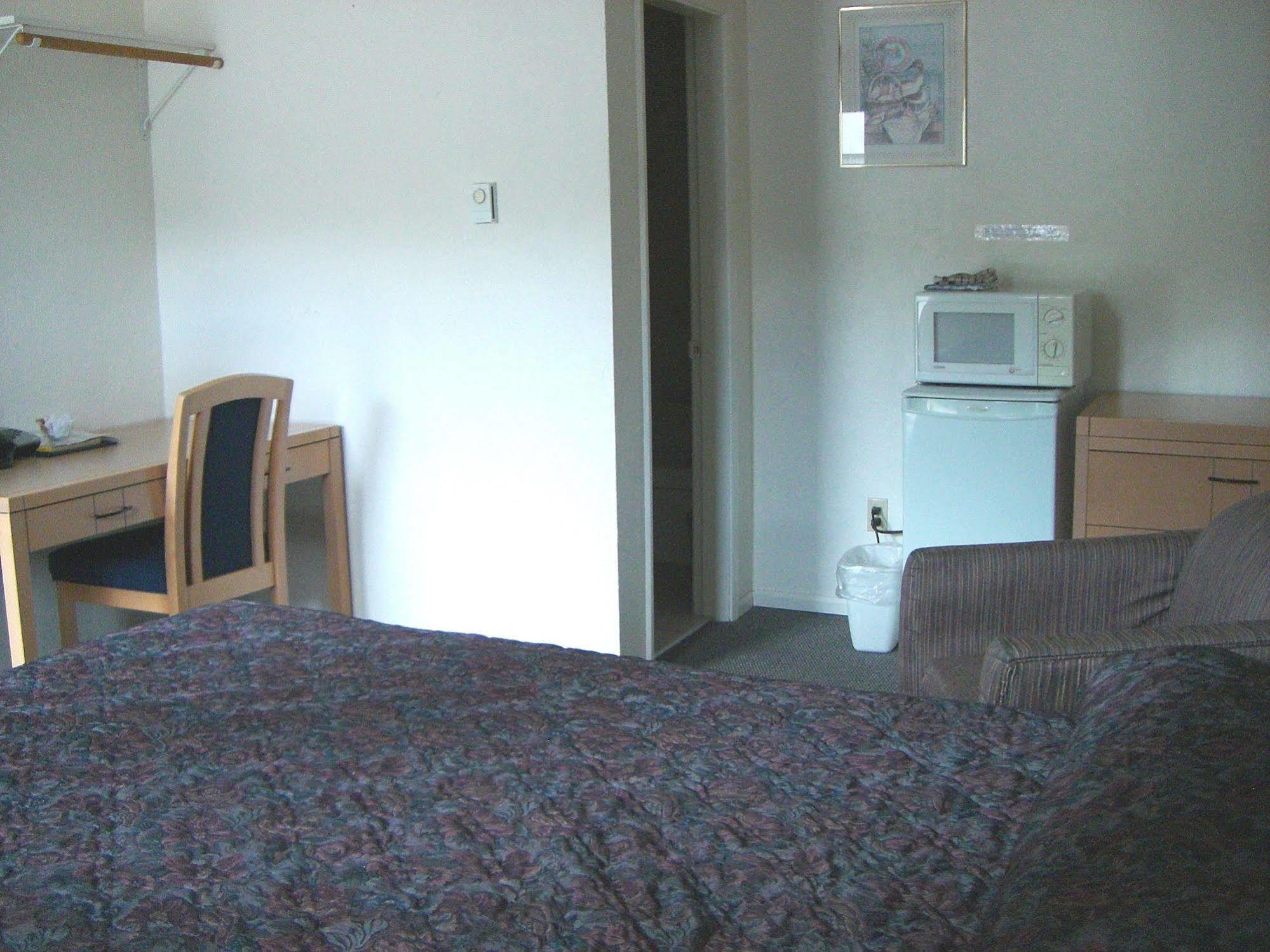 A-1 Alberni Inn Port Alberni Esterno foto
