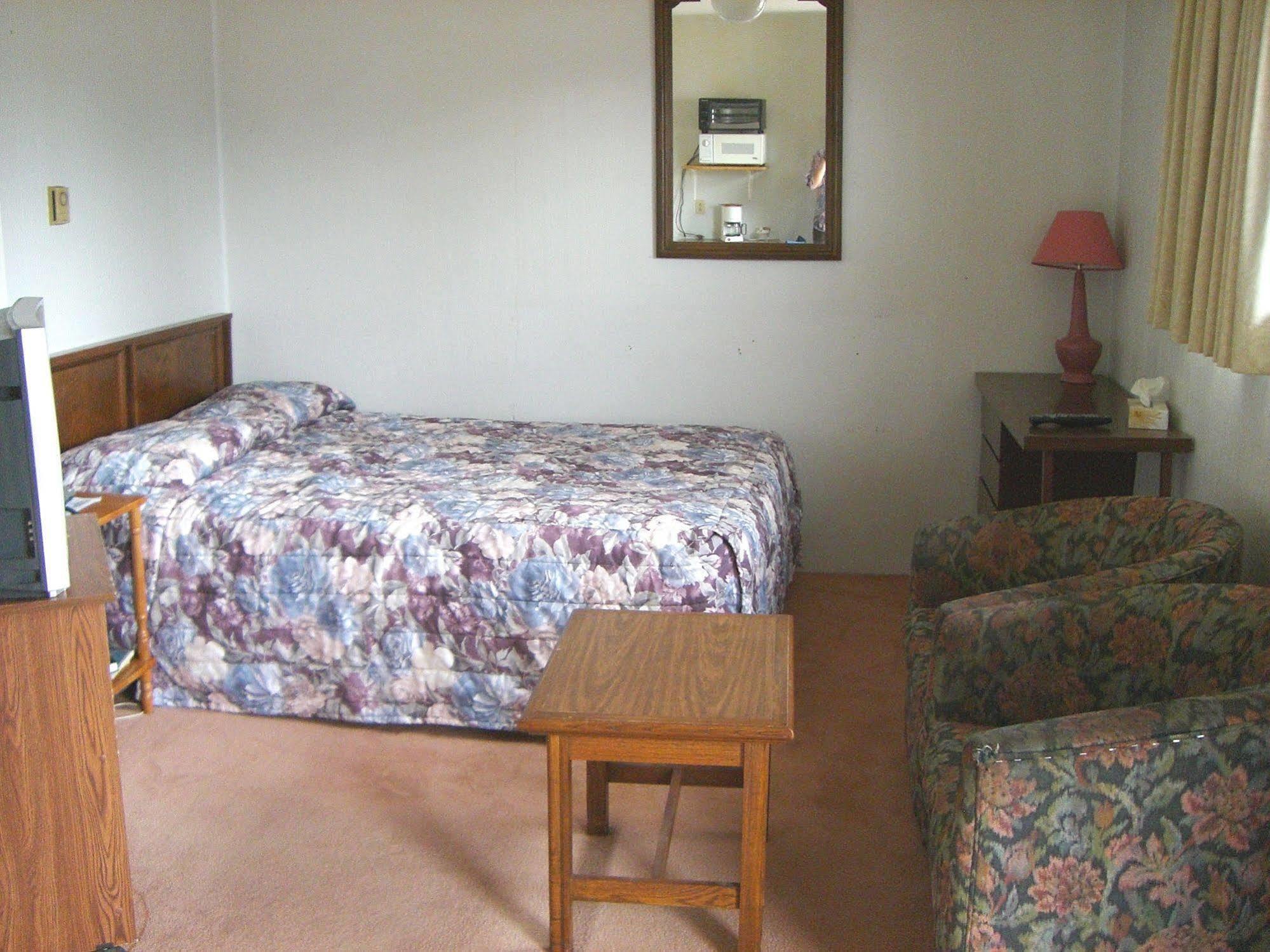 A-1 Alberni Inn Port Alberni Esterno foto