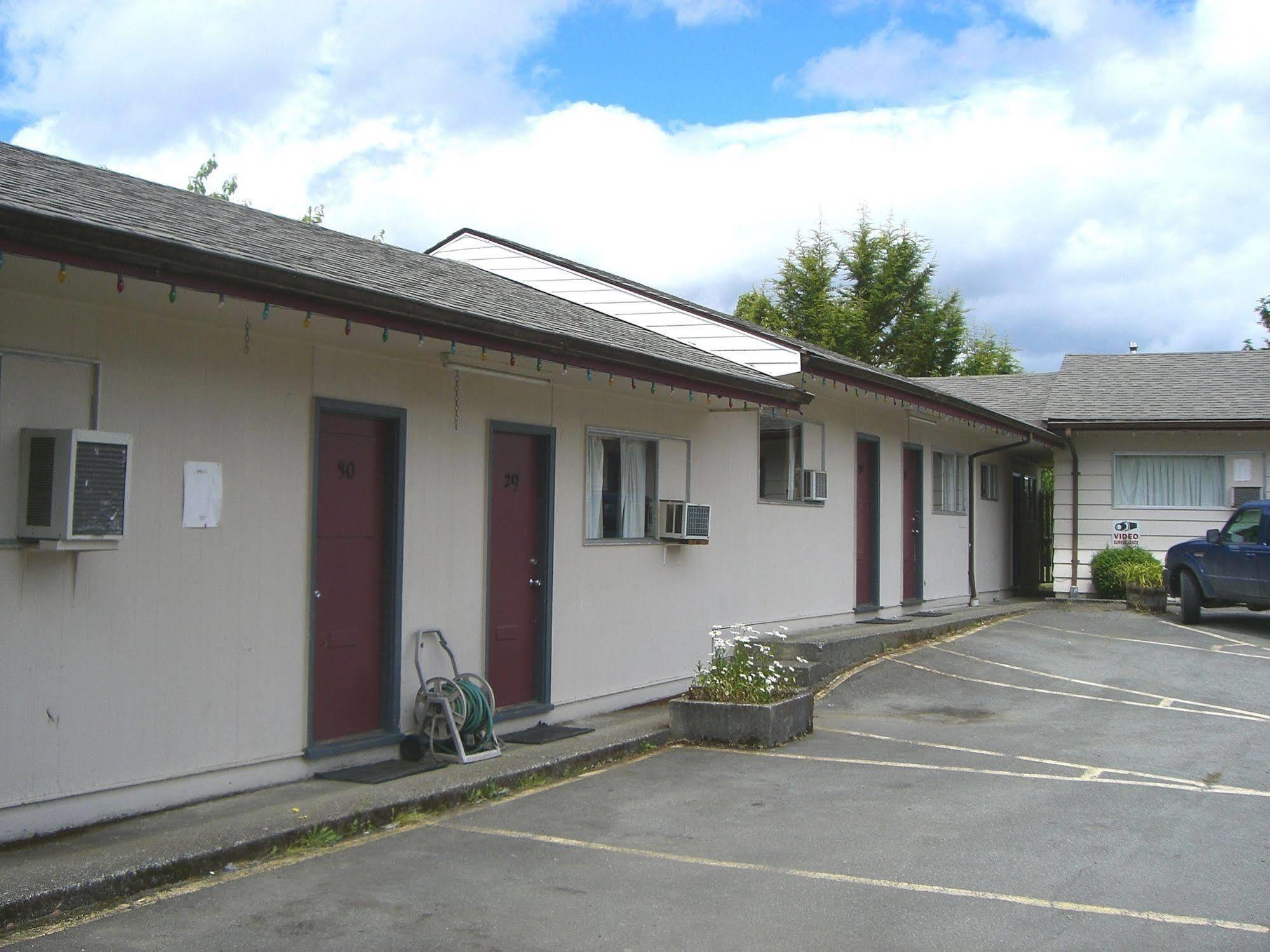 A-1 Alberni Inn Port Alberni Esterno foto